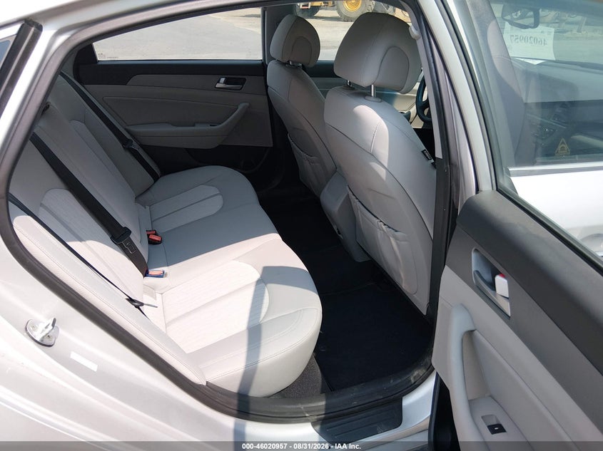 2017 HYUNDAI SONATA HYBRID auction photo 8
