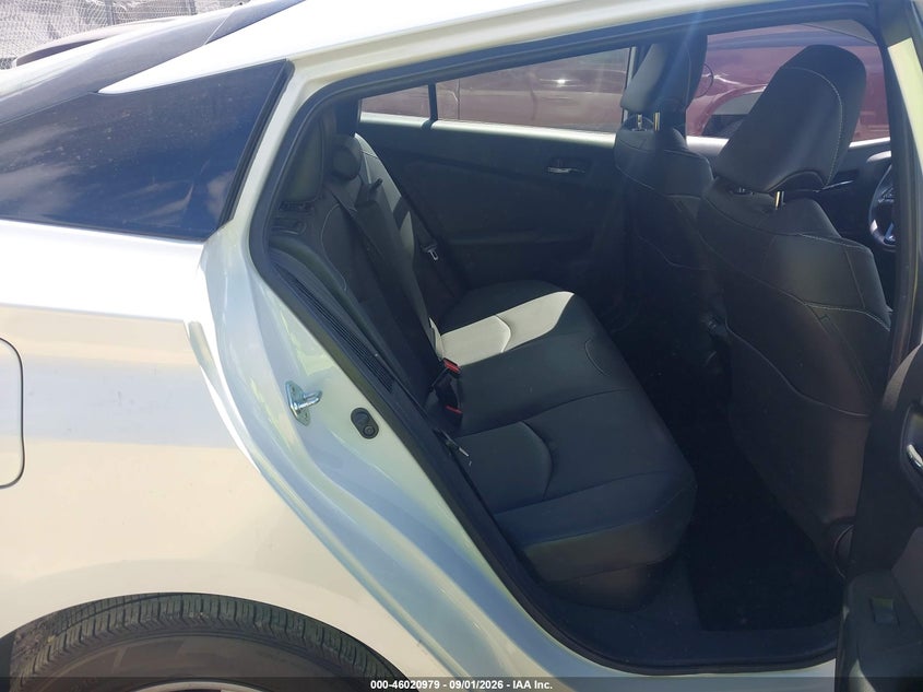 TOYOTA PRIUS PRIME - zdjęcie 8