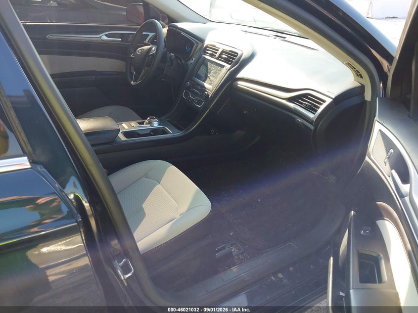 2020 FORD FUSION auction photo 5