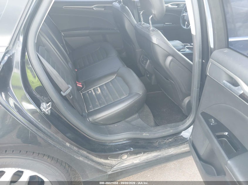 2013 FORD FUSION auction photo 8