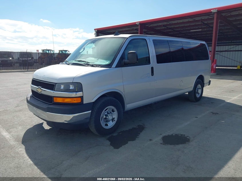 2017 CHEVROLET EXPRESS 3500 auction photo 2