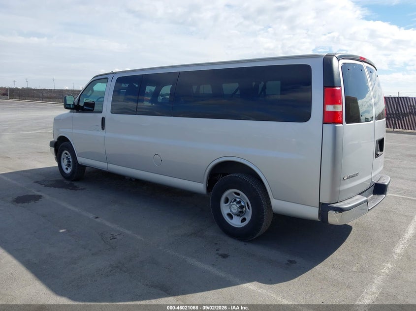 2017 CHEVROLET EXPRESS 3500 auction photo 3