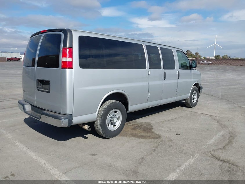 2017 CHEVROLET EXPRESS 3500 auction photo 4