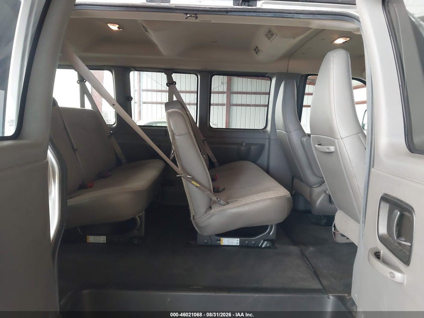 2017 CHEVROLET EXPRESS 3500 auction photo 8