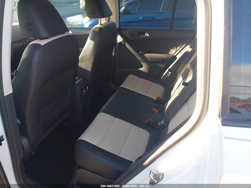2016 VOLKSWAGEN TIGUAN auction photo 8