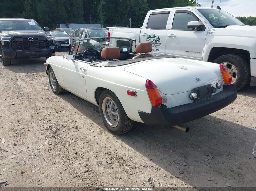 1975 MG MGB auction photo 3