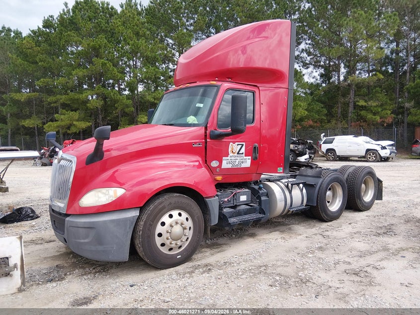 2020 INTERNATIONAL LT auction photo 2