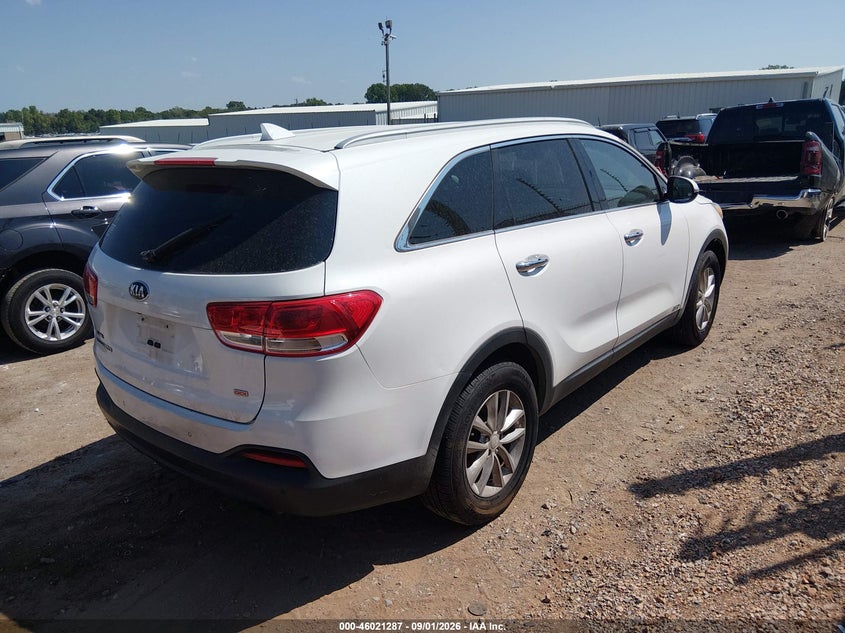 2016 KIA SORENTO auction photo 4