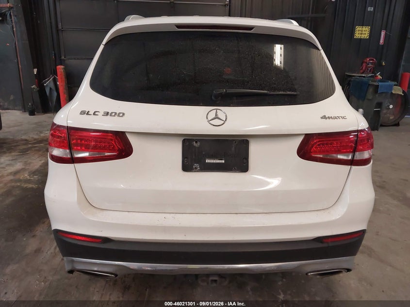 MERCEDES-BENZ GLC 300 - zdjęcie 16