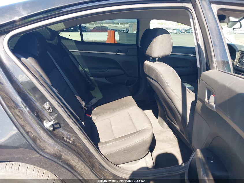 2018 HYUNDAI ELANTRA auction photo 8