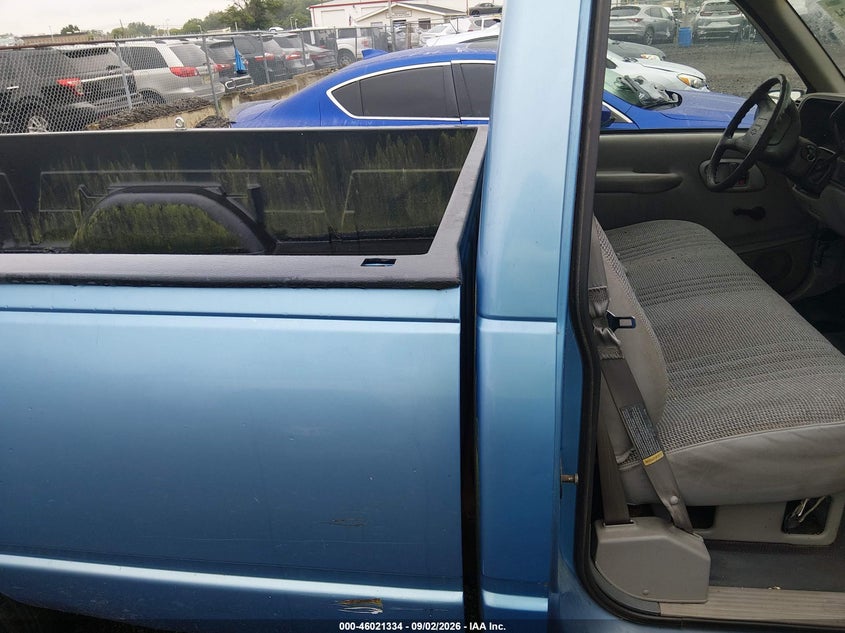 1997 CHEVROLET C1500 auction photo 8