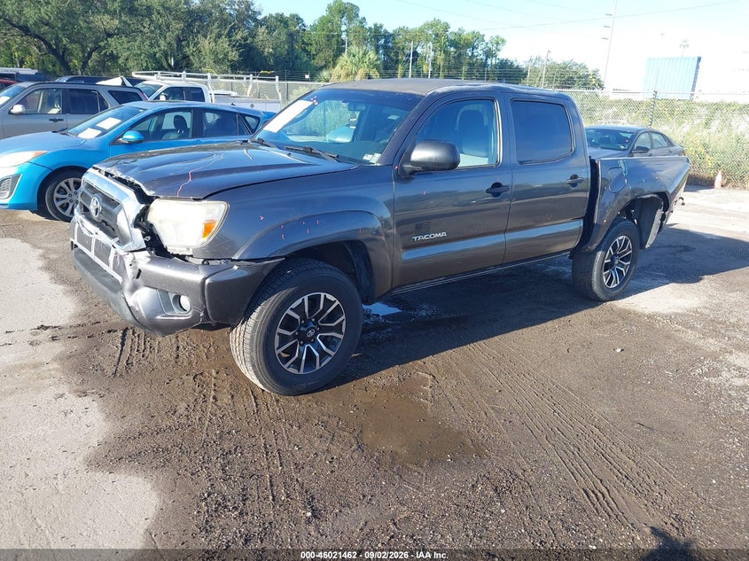 2015 TOYOTA TACOMA auction photo 2