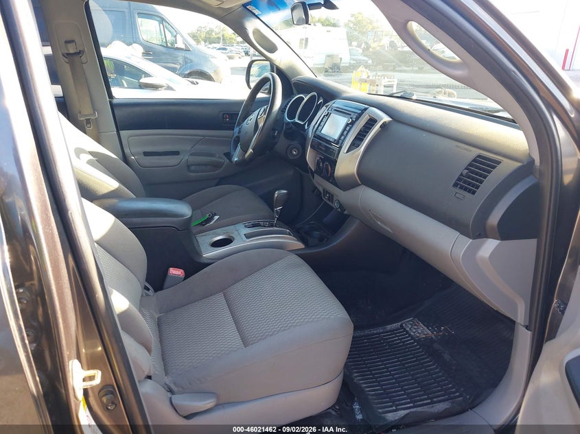 2015 TOYOTA TACOMA auction photo 5