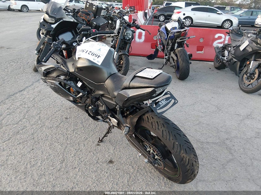 KAWASAKI EX650 2024