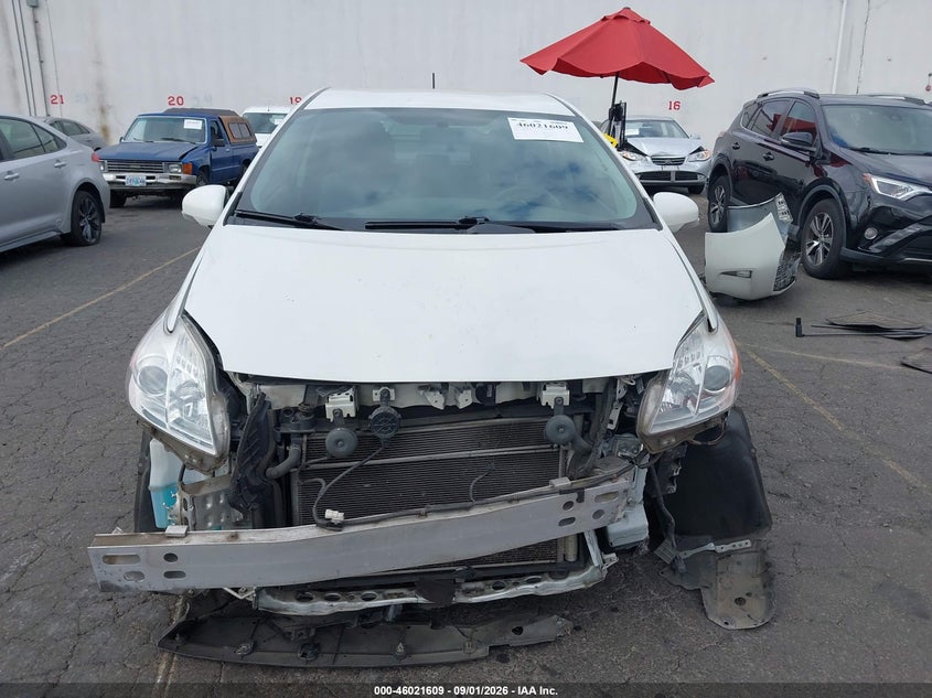TOYOTA PRIUS - zdjęcie 13