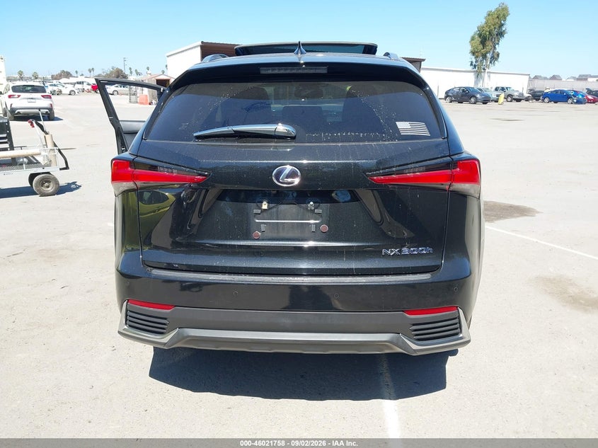 LEXUS NX 300H - zdjęcie 16