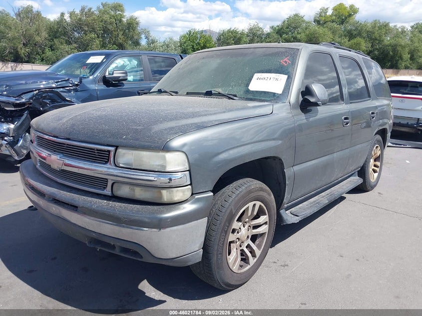2002 CHEVROLET TAHOE auction photo 2