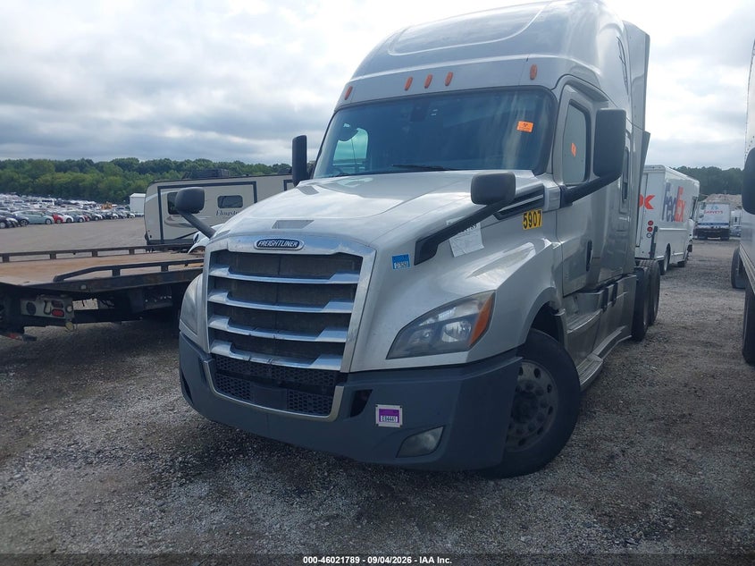 2019 FREIGHTLINER NEW CASCADIA 126 auction photo 2