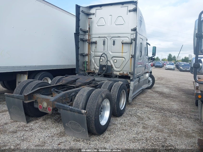 2019 FREIGHTLINER NEW CASCADIA 126 auction photo 4