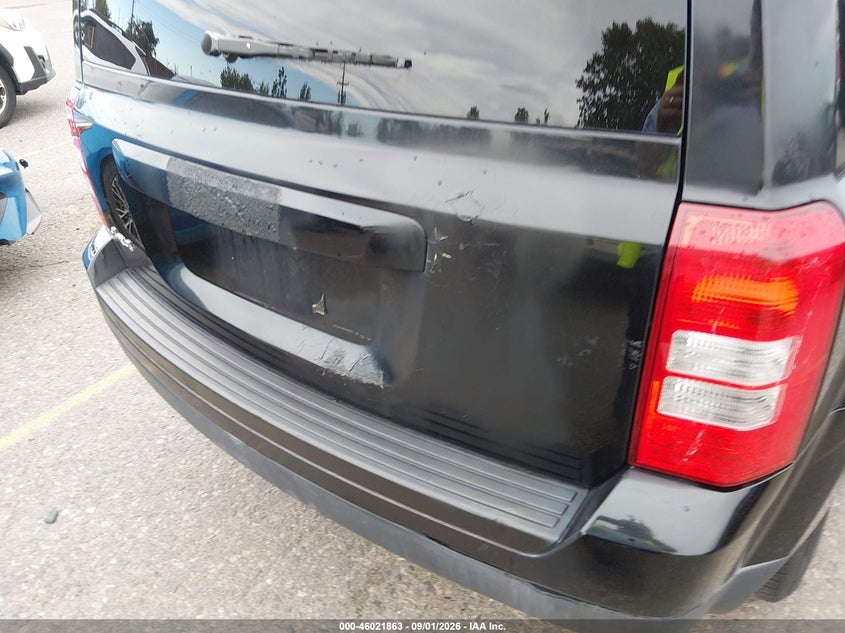 2012 JEEP PATRIOT auction photo 6