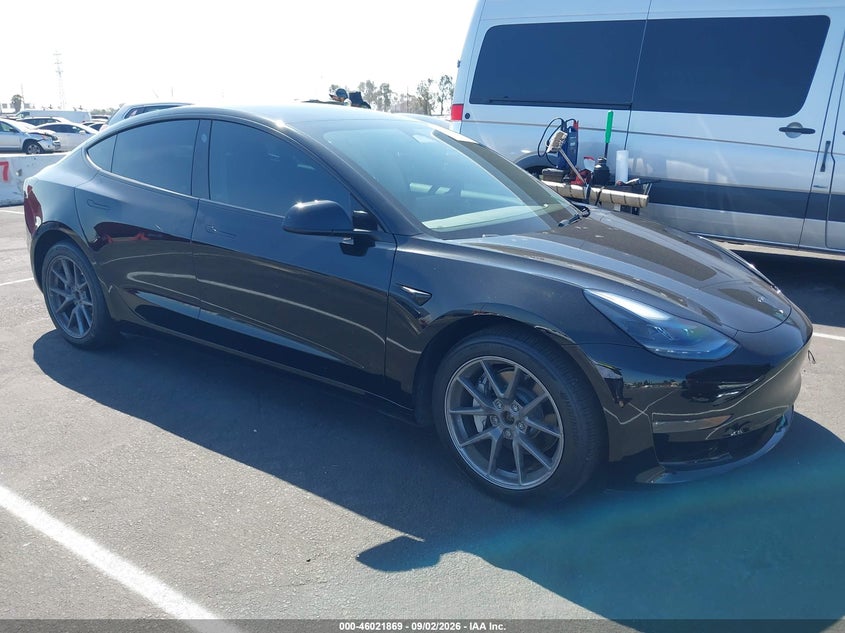 TESLA MODEL 3 - zdjęcie 1