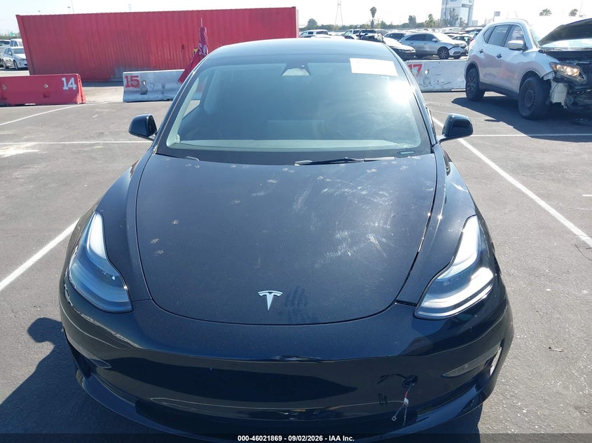 TESLA MODEL 3 - zdjęcie 11