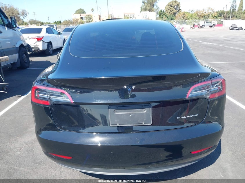 TESLA MODEL 3 - zdjęcie 15