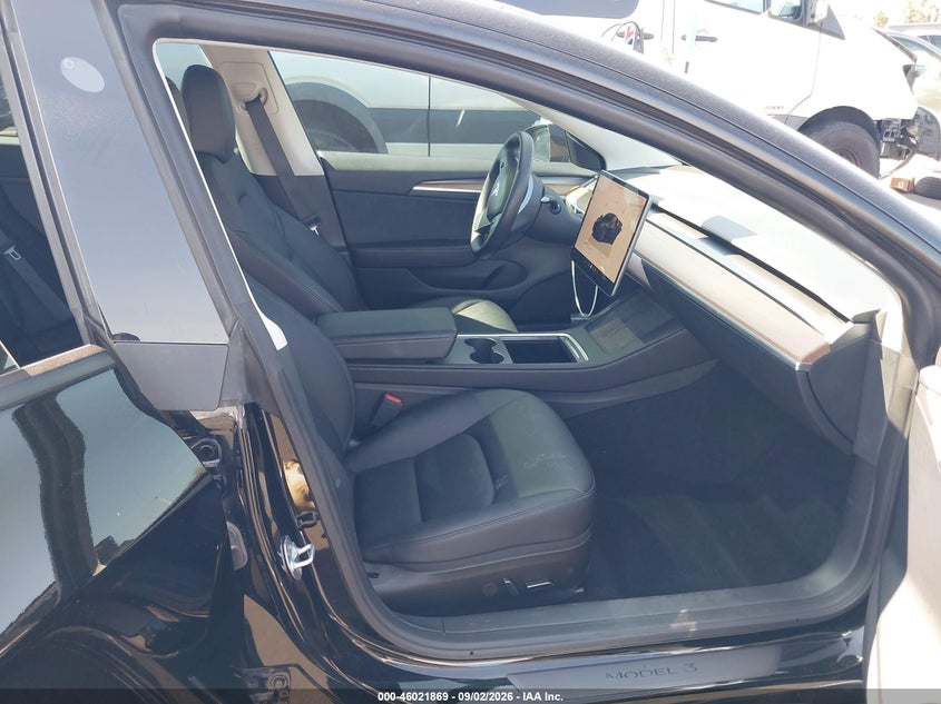 TESLA MODEL 3 - zdjęcie 5