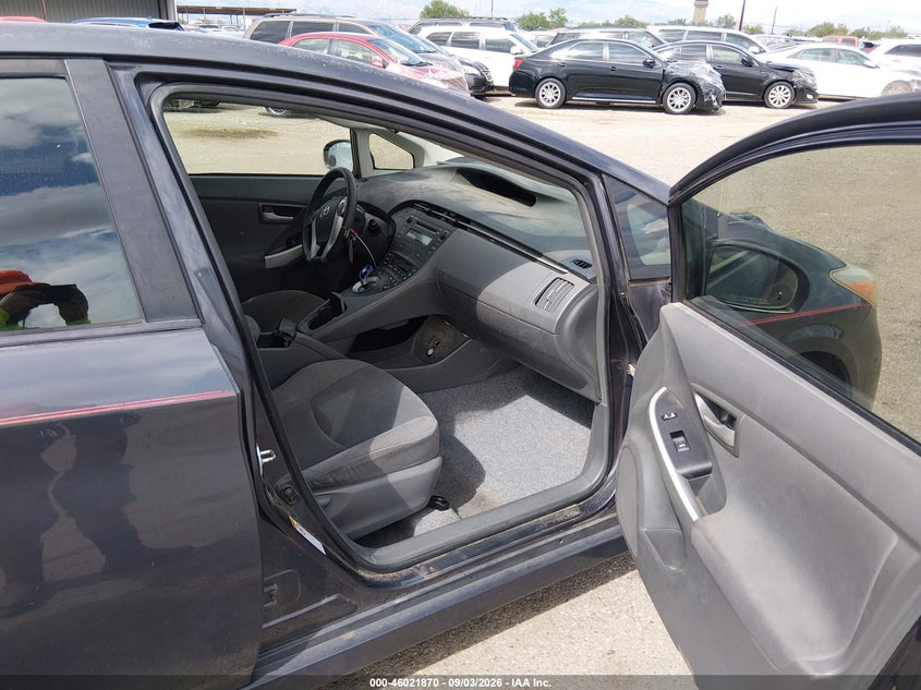 2011 TOYOTA PRIUS auction photo 5
