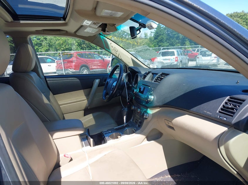 2011 TOYOTA HIGHLANDER auction photo 5