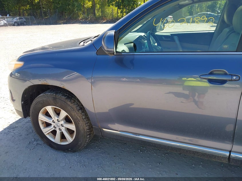 2011 TOYOTA HIGHLANDER auction photo 6
