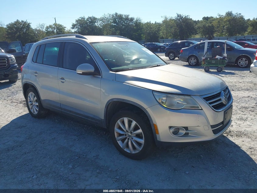 2011 VOLKSWAGEN TIGUAN auction photo 1