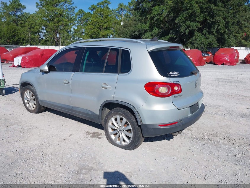 2011 VOLKSWAGEN TIGUAN auction photo 3
