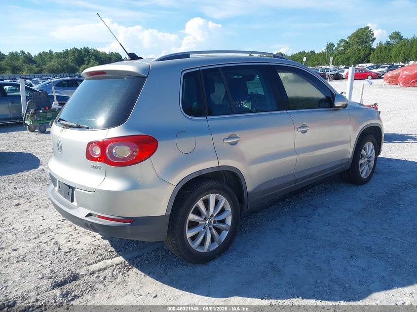 2011 VOLKSWAGEN TIGUAN auction photo 4