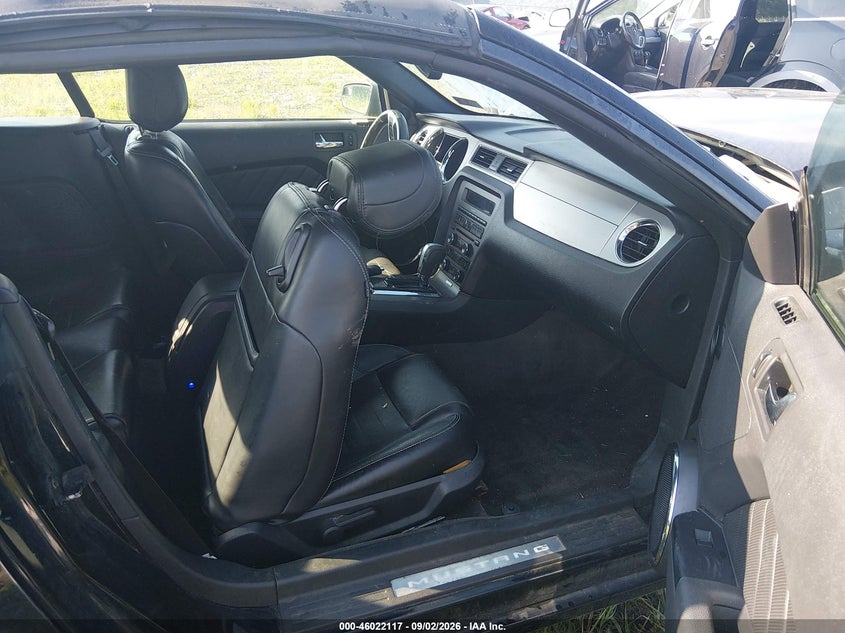 2014 FORD MUSTANG V6 PREMIUM · Фото 5