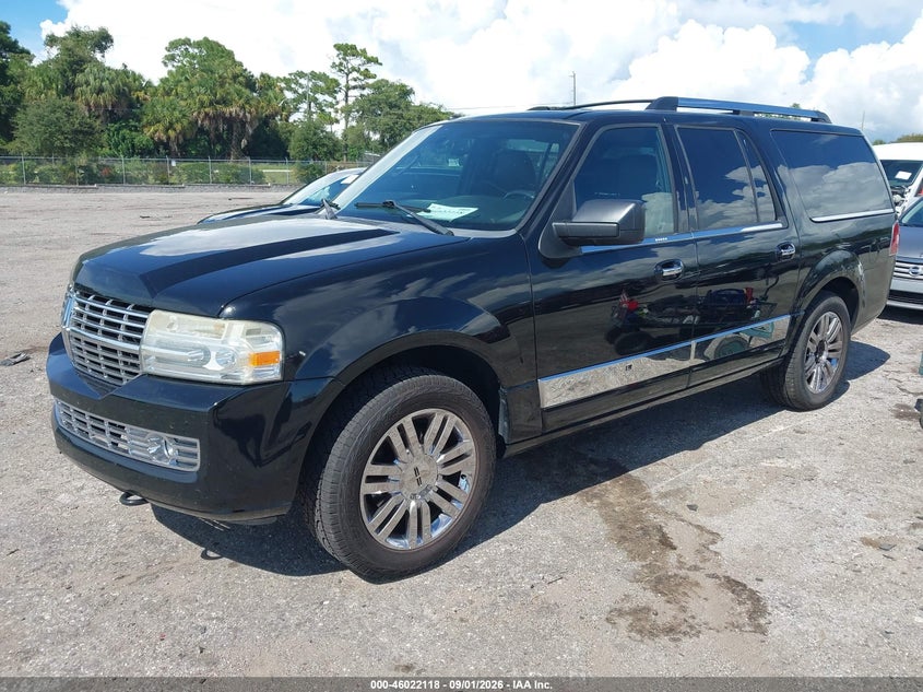 2009 LINCOLN NAVIGATOR L auction photo 2