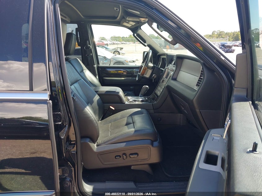 2009 LINCOLN NAVIGATOR L auction photo 5