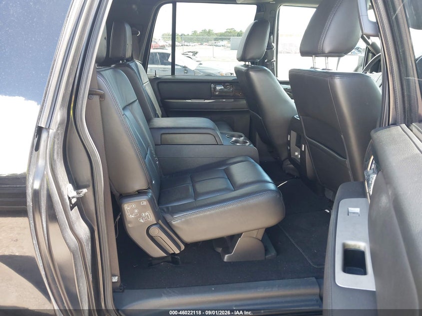 2009 LINCOLN NAVIGATOR L auction photo 8