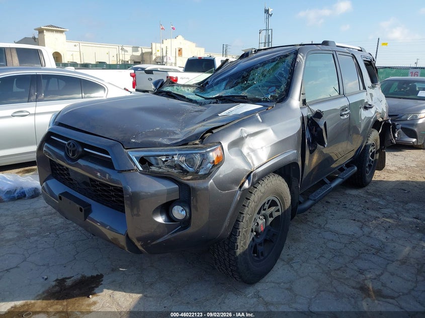 2020 Toyota 4Runner, All Over, IAAI, VIN JTEZU5JR5L5225488 — photo 2
