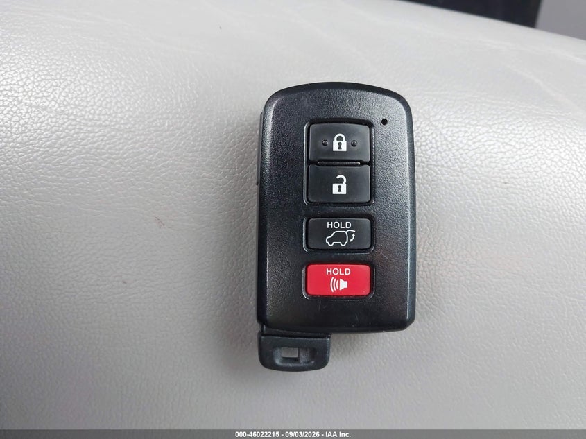 TOYOTA HIGHLANDER - zdjęcie 11