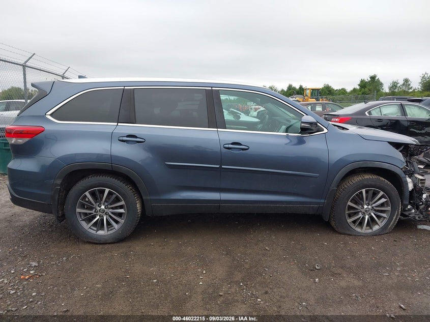 TOYOTA HIGHLANDER - zdjęcie 13