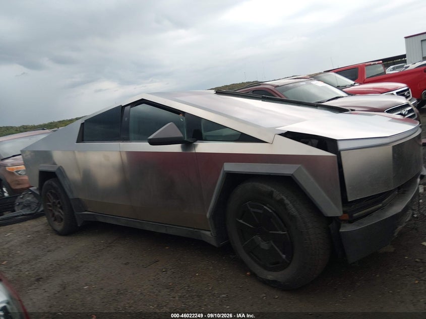 TESLA CYBERTRUCK - zdjęcie 14