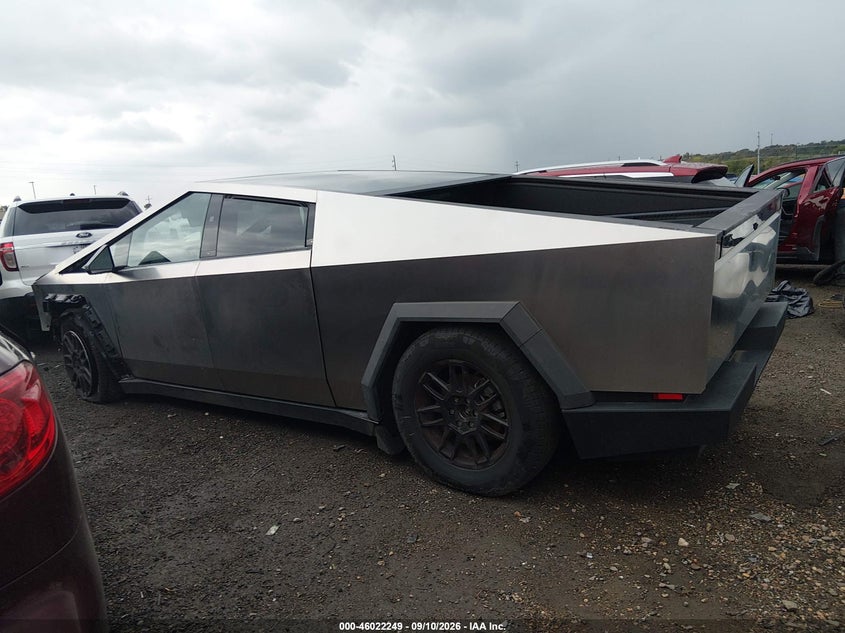 TESLA CYBERTRUCK - zdjęcie 15