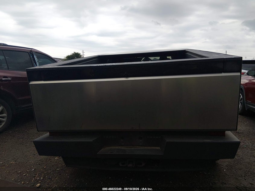TESLA CYBERTRUCK - zdjęcie 17