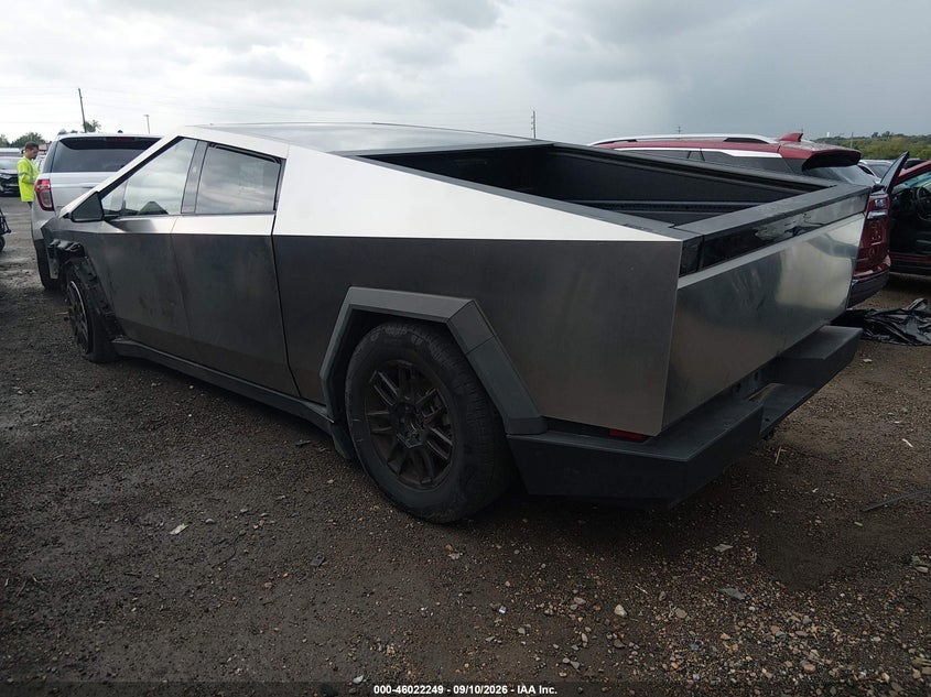 TESLA CYBERTRUCK - zdjęcie 3