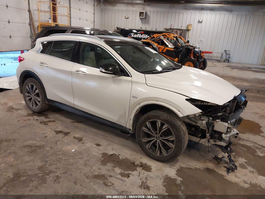 Vin: sjkch5cr4ha032112, lot: 46521703, infiniti qx30 premium 2017 img_1