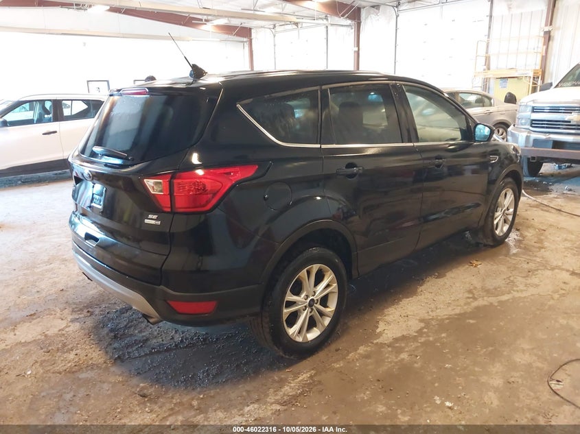 Vin: 1fmcu9gd2kua80875, lot: 46521707, ford escape se 20194