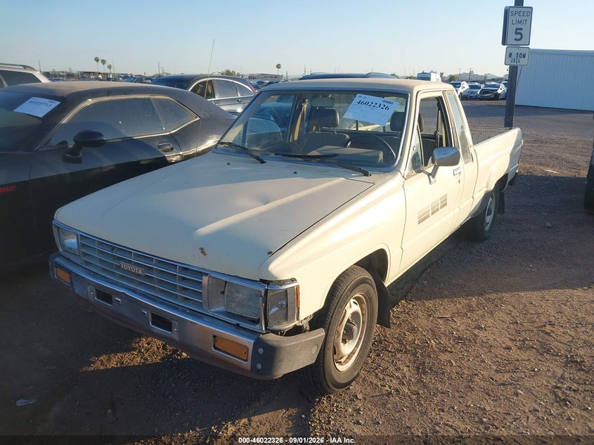 TOYOTA PICKUP 1985 VIN JT4RN56D5F0150212