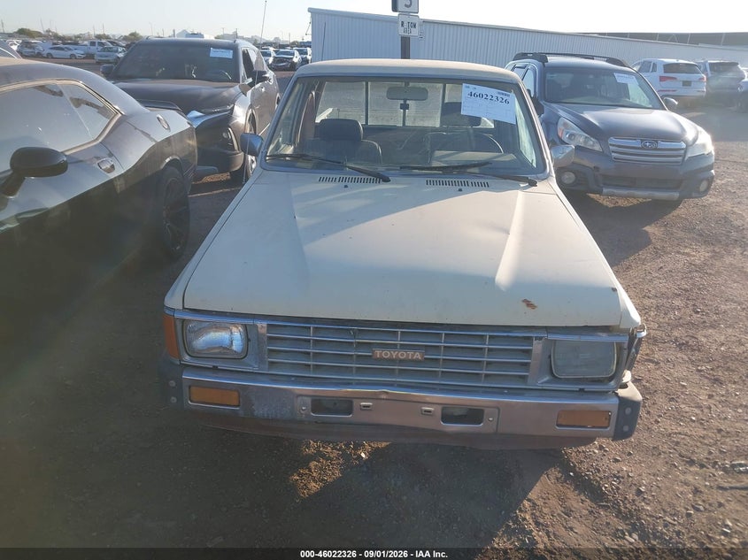 1985 TOYOTA PICKUP auction photo 6