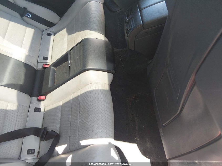 MERCEDES-BENZ C 250 2012 VIN WDDGJ4HB5CF807078